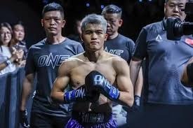 美娜拍电影了？？？