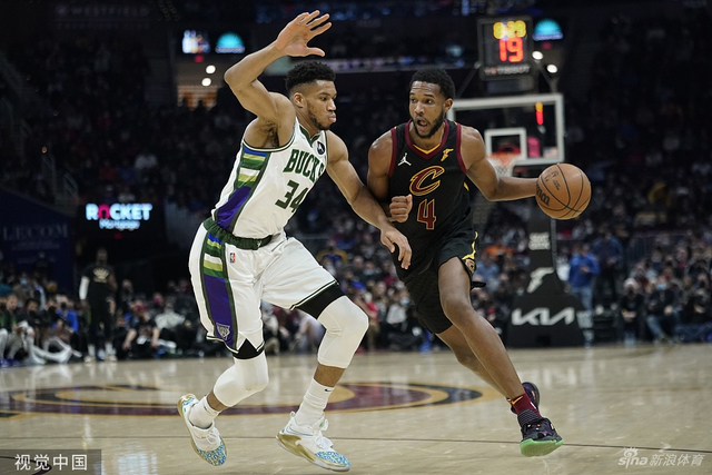 一位年轻球 一位年轻球